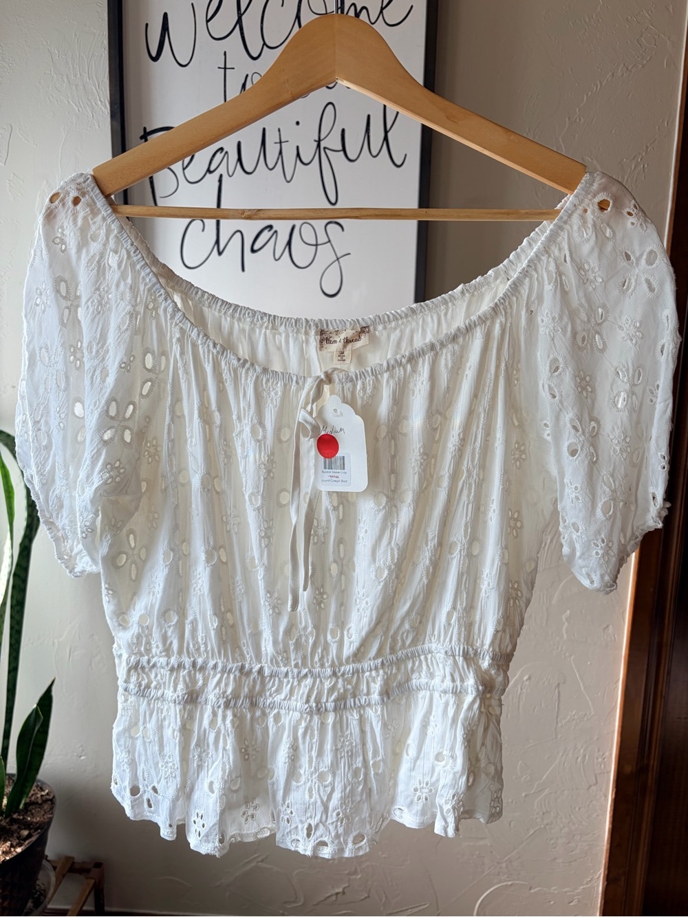 Hem & Thread White Eyelet Off-Shoulder Peasant Festival crop Size M Top